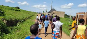 path-walking-children-uganda